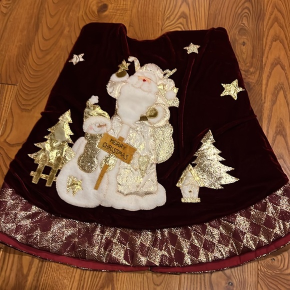 Dark red Velvet tree skirt Santa Claus snowman gold stars 41” diameter - Picture 13 of 15